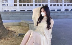 国模冰冰大胆张开双腿